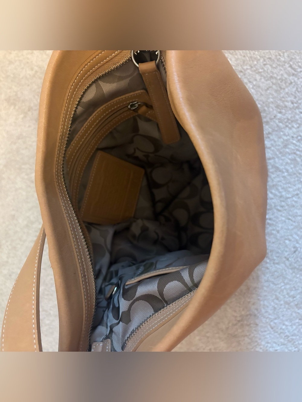 Vintage Coach Leather Shoulder Bag in Tan - Picture 4 of 7